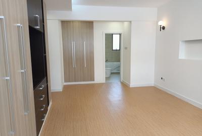 4 Bed Apartment with En Suite in Lavington