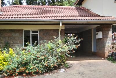 5 Bed Townhouse with En Suite in Lavington