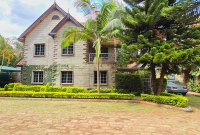 5 Bed Villa with En Suite at Lavington