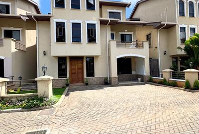5 Bed Townhouse with En Suite in Lavington