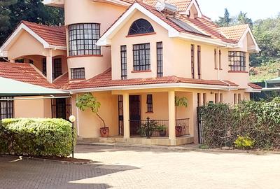 5 Bed Villa with En Suite at Lavington