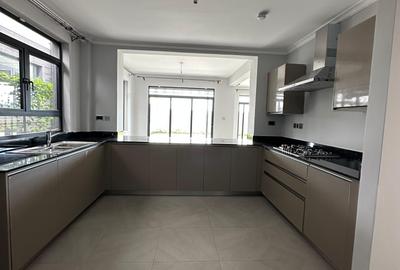 4 Bed Villa with En Suite at Off Kiambu Rd