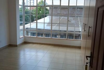 3 Bed Apartment with En Suite in Lavington