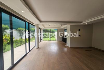 5 Bed Townhouse with En Suite in Lavington - 2