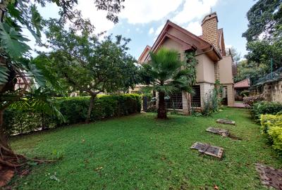 6 Bed Townhouse with En Suite at James Gichuru - 3