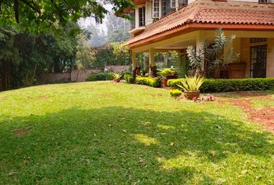 5 Bed House with En Suite at Rosslyn - 2