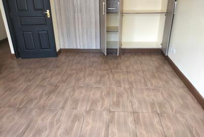 5 Bed Townhouse with En Suite in Lavington - 2