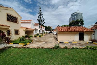 4 Bed House with En Suite at Links Road