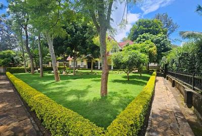 6 Bed House with En Suite at Runda