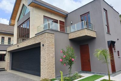 5 Bed House with En Suite at Runda - 4