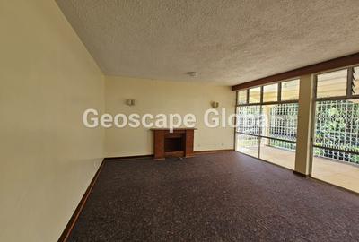 5 Bed House with En Suite in Nyari - 4