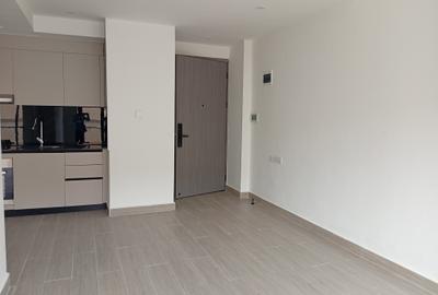 1 Bed Apartment with Swimming Pool in Kilimani - 2