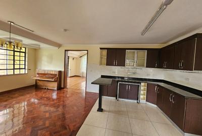 4 Bed House with En Suite in Kitisuru