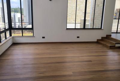 5 Bed Villa with En Suite in Lavington - 2