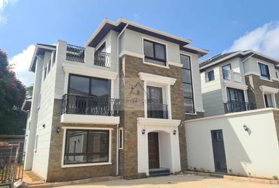 5 Bed Townhouse with En Suite in Spring Valley