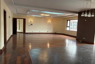 4 Bed Apartment with En Suite at Parklands - 4