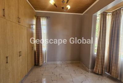 3 Bed House with En Suite in Runda - 2