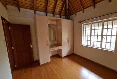 5 Bed Townhouse with En Suite at Kileleshwa - 3