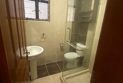 2 Bed Apartment with En Suite at Kindaruma Road - 2