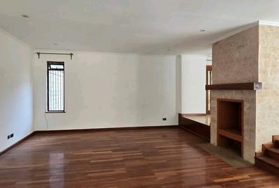 4 Bed Townhouse with En Suite in Lavington - 2