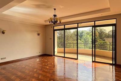 4 Bed Apartment with En Suite in Riverside