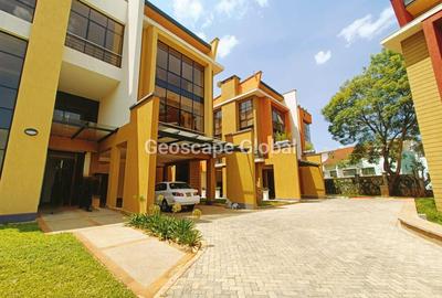 5 Bed Townhouse with En Suite in Lavington