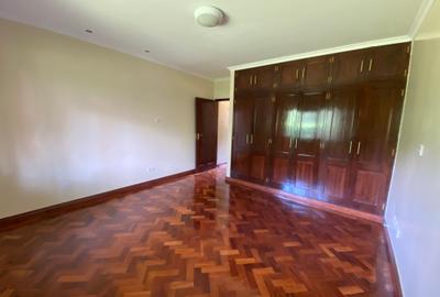 3 Bed Apartment with Swimming Pool in Muthaiga