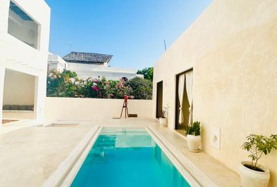 6 Bed House with Swimming Pool in Lamu - 4