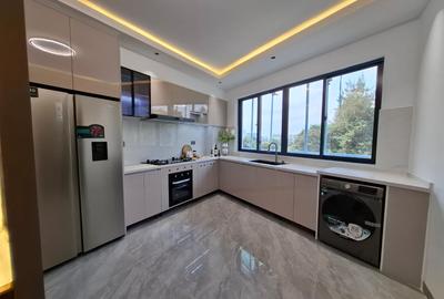 3 Bed Apartment with En Suite in Kileleshwa