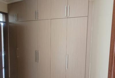 2 Bed Apartment with En Suite in Kilimani - 4