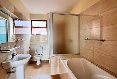3 Bed Apartment with En Suite in Kilimani - 2