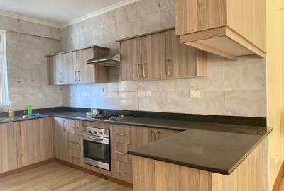 4 Bed Apartment with En Suite at Parklands - 4