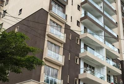 Serviced 2 Bed Apartment with En Suite at Brookside Gardens - 2