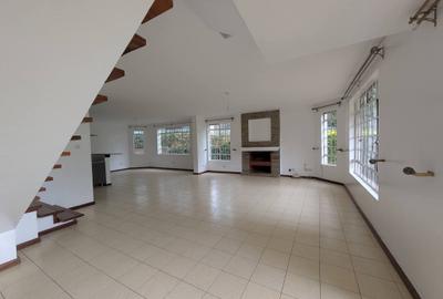 4 Bed House with En Suite in Spring Valley - 3