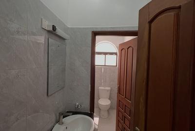 5 Bed House with En Suite in Kileleshwa - 2