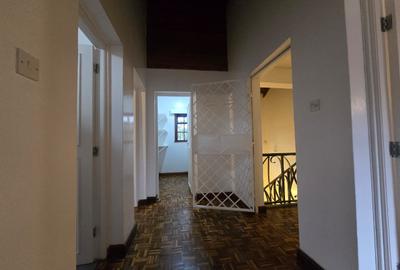 3 Bed House with En Suite in Runda - 2