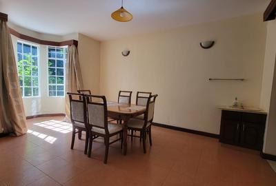 4 Bed House with En Suite in Runda