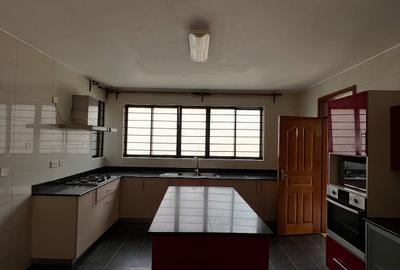 5 Bed Townhouse with En Suite at Convent Road - 4