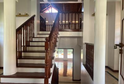 5 Bed House with Swimming Pool in Nyari
