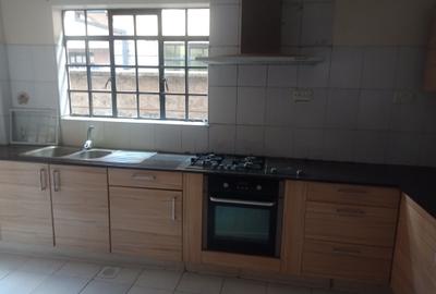 4 Bed Townhouse with En Suite in Lavington