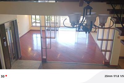 6 Bed Townhouse with En Suite in Lavington - 2