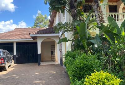 4 Bed Townhouse with En Suite in Karen Hardy