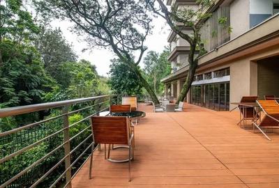 3 Bed Apartment with En Suite at Parklands