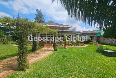 5 Bed House with En Suite in Runda