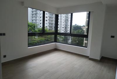 Serviced 3 Bed Apartment with En Suite in Riverside
