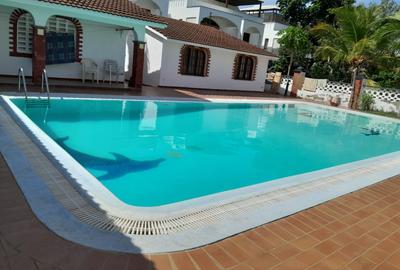 5 Bed Villa with En Suite at Nyali