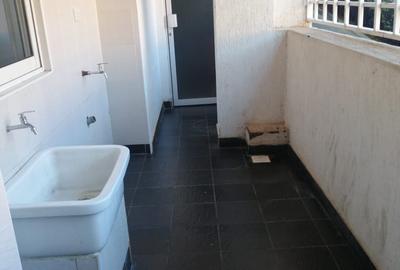 3 Bed Apartment with En Suite in Westlands Area - 4