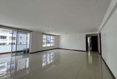 4 Bed Apartment with En Suite in General Mathenge