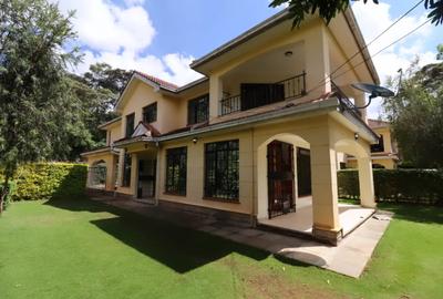 4 Bed House with En Suite in Lavington