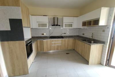 2 Bed Apartment with En Suite in Kileleshwa
